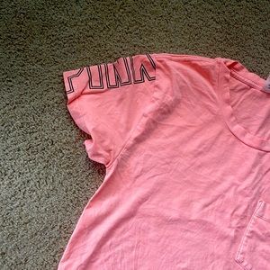 Coral colored cropped Pink t-shirt